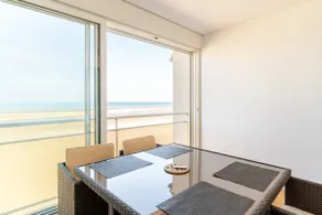 Apartment with exceptional sea views - Image 2