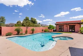 Luxe Guest House 3 Acres w| Pool - Image 5