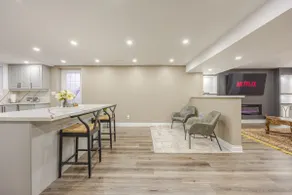 Modern Suite • Sleeps 4 • 75” TV • Near FIFA - Image 2