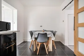 Cosy house with floating beds in Belfast - Image 3