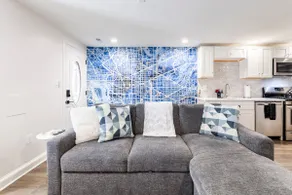 Modern 1 BR Private Apt in Historic DC Row House - Image 3