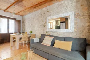 La Bella Lola House by BHomesCostaBrava - Image 3