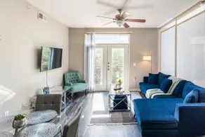 Charming 1,100 sq. ft. apt - Image 3