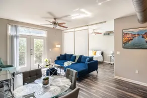 Charming 1,100 sq. ft. apt - Image 2