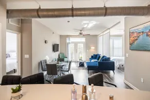 Charming 1,100 sq. ft. apt - Image 4