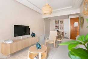 Luxurious & Charming 1 Bedroom Living Room/Garage/Rabat Town - Image 4