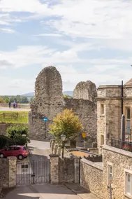 Castle Garden View - Image 5