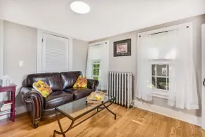 SUNNY PRIVATE 1 BEDROOM APARTMENT - Image 2