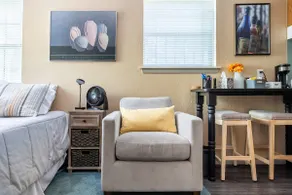 Cozy Studio Apartment - Image 5