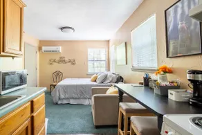 Cozy Studio Apartment - Image 4