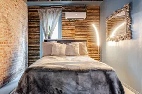 Cozy Private Upstairs Loft in Historic DT Home - Image 3