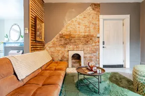 Cozy Private Upstairs Loft in Historic DT Home - Image 2