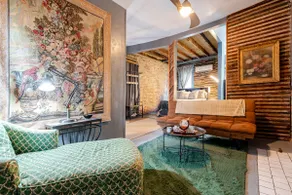 Cozy Private Upstairs Loft in Historic DT Home - Image 4