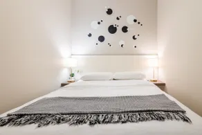 Private 10min toYVR/ Xtra clean/free parking - Image 3