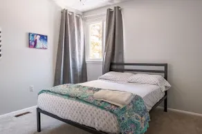 A cozy entire end unit close to all in Frederick - Image 5