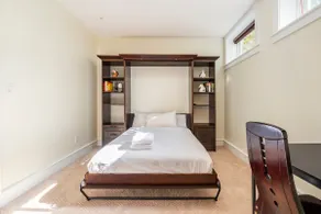 Spacious 2 Bed 2 Bath Basement Suite in Oakridge - Image 4