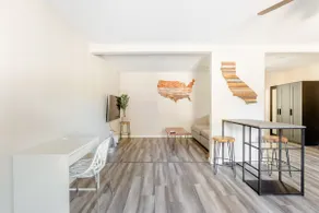 Beautiful spacious 2 bedroom guest home - Image 2