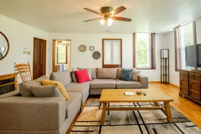 Historic Farmhouse@Happy Valley - Image 2