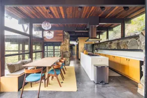 Two Creeks Treehouse - Image 3