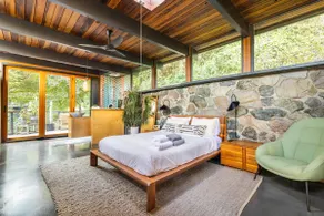 Two Creeks Treehouse - Image 4