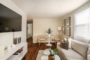 Modern 2BR Near EWR, NYC & Free EV Charging - Image 4