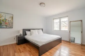 Single Home in Laval Centre - Image 2
