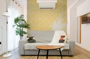 Nordic-style apartment near Granada Cathedral - Image 2