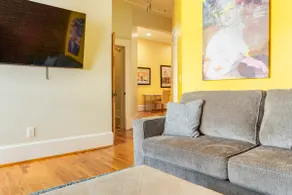 The Marilyn Monroe Loft. Central Downtown Location - Image 3