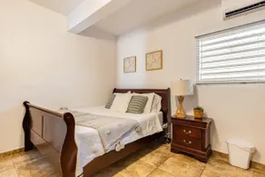 Cozy and spacious apartment - Image 5