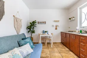 Cozy and spacious apartment - Image 4