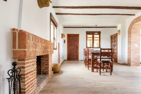 Country house with a pool. - Image 2