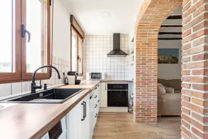 Country house with a pool. - Image 3