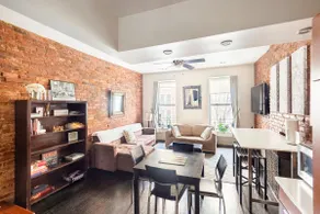 Large Duplex with private suite - Image 5