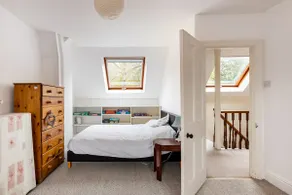 Top Floor of House in the Peak District - Image 4