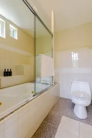 Mill Valley Stunning Studio - Image 4