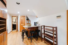 Private estate apartment. - Image 3