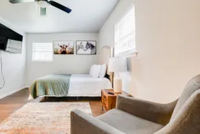 Hometown Hideaway Near Texas Live! - Image 4