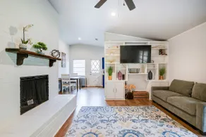 Hometown Hideaway Near Texas Live! - Image 2
