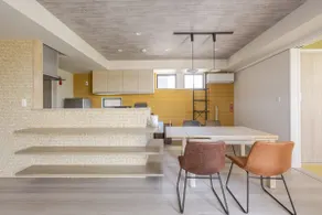Modern new building completed in November 2021 with easy access to various places - Image 4