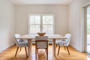 Spacious hideaway mins from town - Image 2