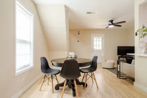 End-unit Smyrna townhome near Truist Park - Image 4