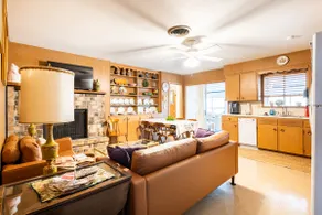 Lucille's Retro Retreat - Image 5