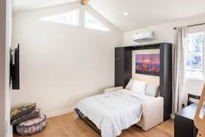 Guest House in Downey! - Image 5