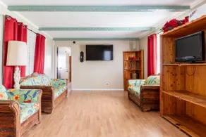 Farmview in San Antonio - Image 1
