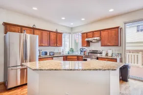 4BR/3BA home near downtown - Image 3