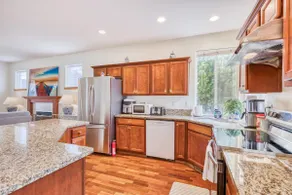 4BR/3BA home near downtown - Image 2