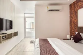 Himalayan Haven: 2bhk Luxury Apartment - Image 5