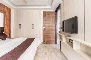 Himalayan Haven: 2bhk Luxury Apartment - Image 4