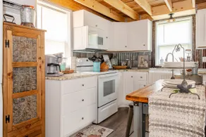 Rustic Rock Cottage - Image 3