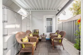 Serene Pearl | Modern 1BR Laneway Home - Image 3
